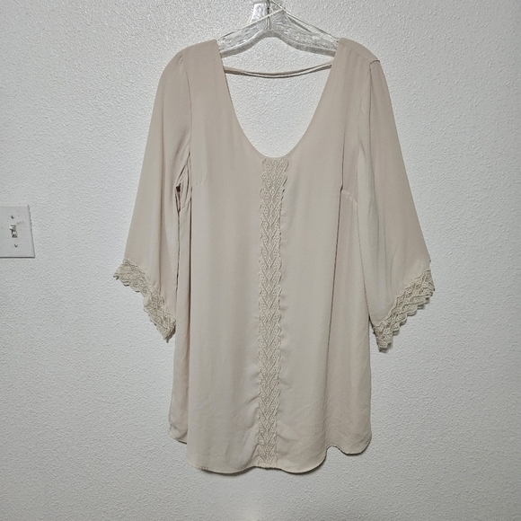 Astr dress with lace details size large - Picture 1 of 13